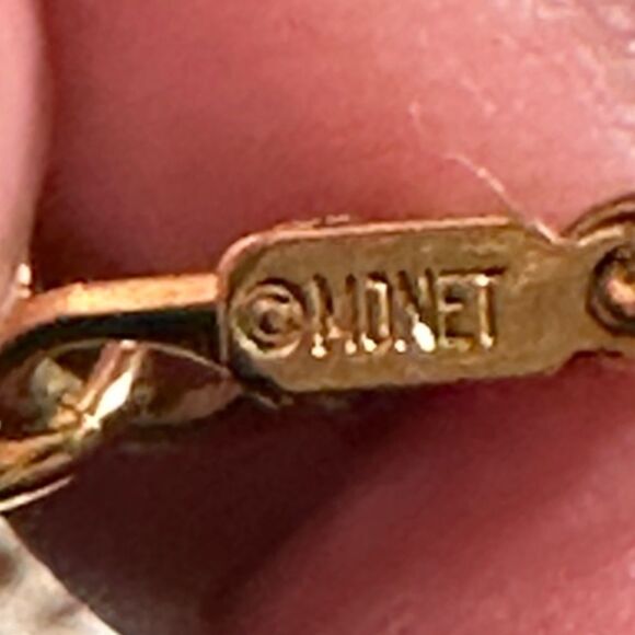 Vintage Monet 7 1/2” Gold tone Black enlay chocker necklace - Picture 5 of 5